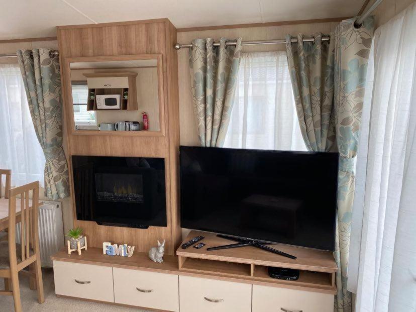 Kingfisher Court 2 Tattershall Lakes With Hot Tub Esterno foto